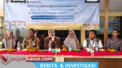 Mimik & Sriatun Salurkan Bantuan Pangan Warga