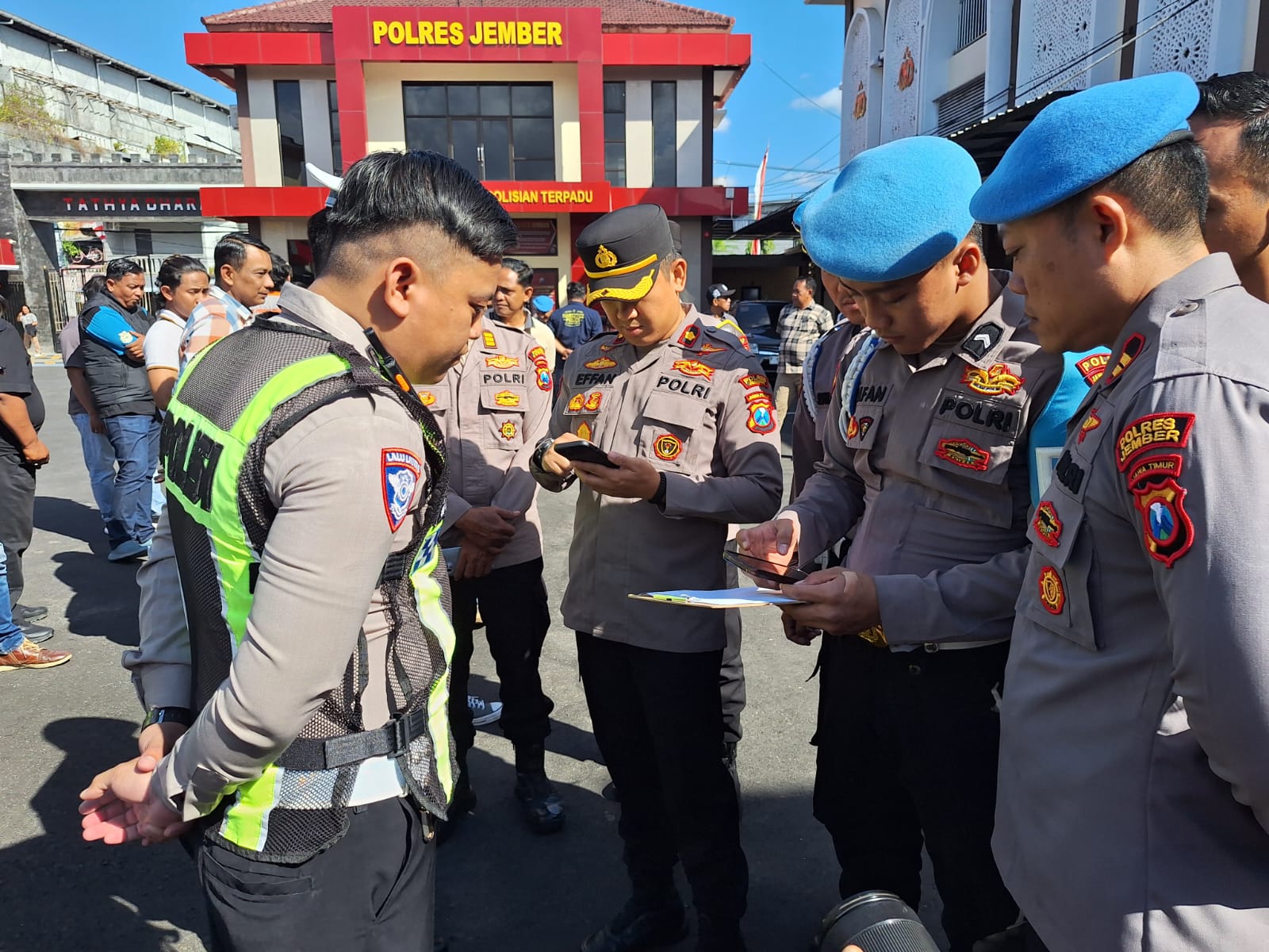 Tes Urine Polisi