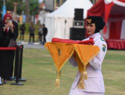 Penurunan Bendera HUT