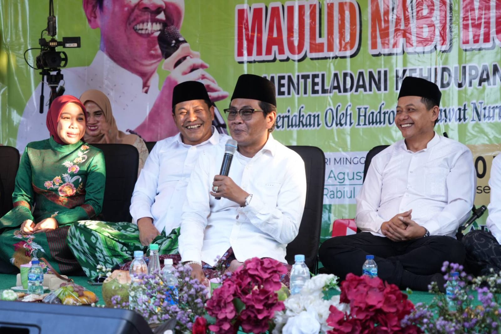 KH Anwar Zahid Bikin Jamaah