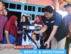 Bantuan Kursi Roda Bupati Subandi Bikin Orang Tua Terharu