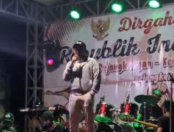 Kades Pejangkungan Hadiri HUT RI, Warga Dapat Saweran