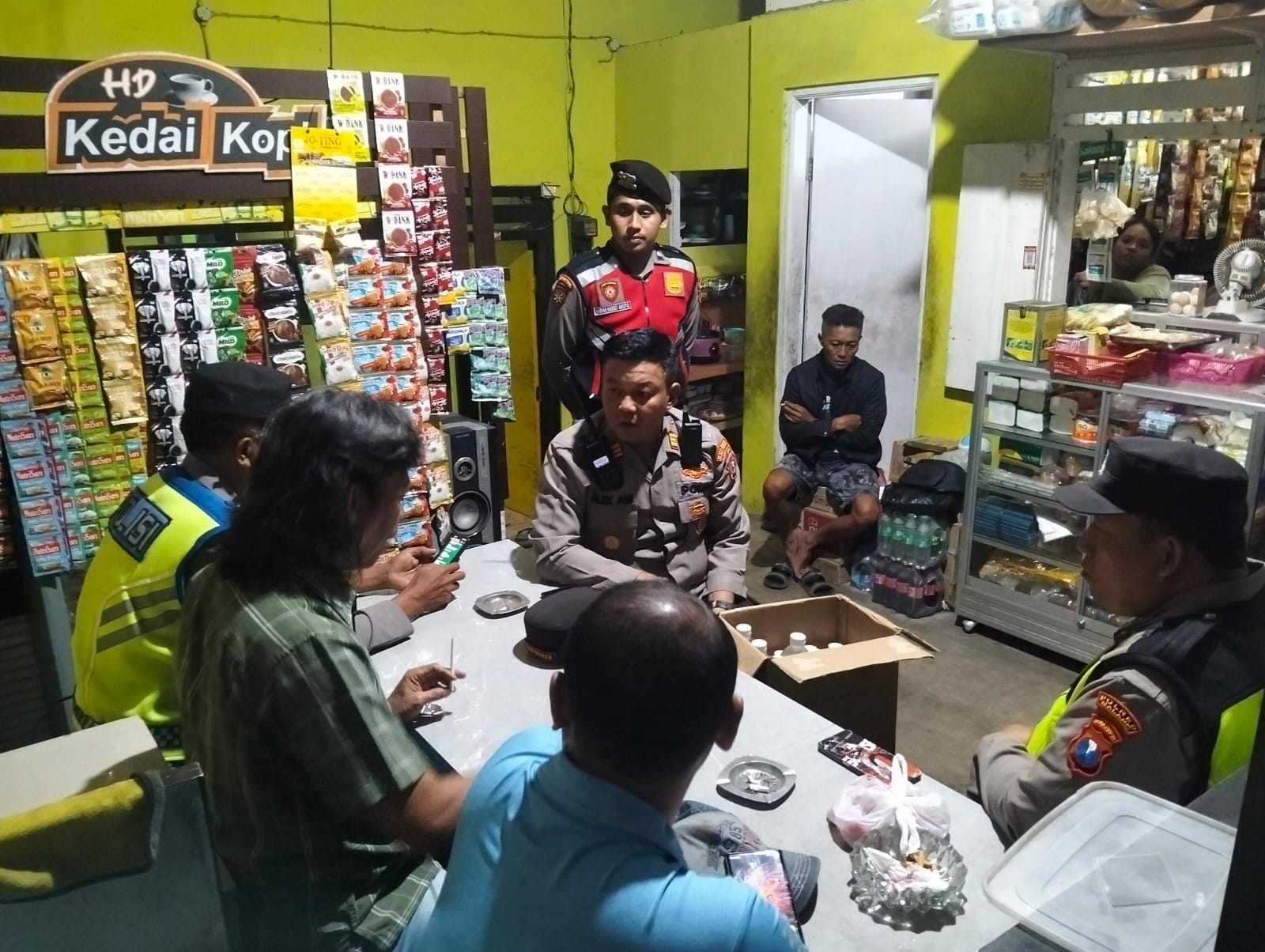 Polisi Sita 12 Botol Arak Bali