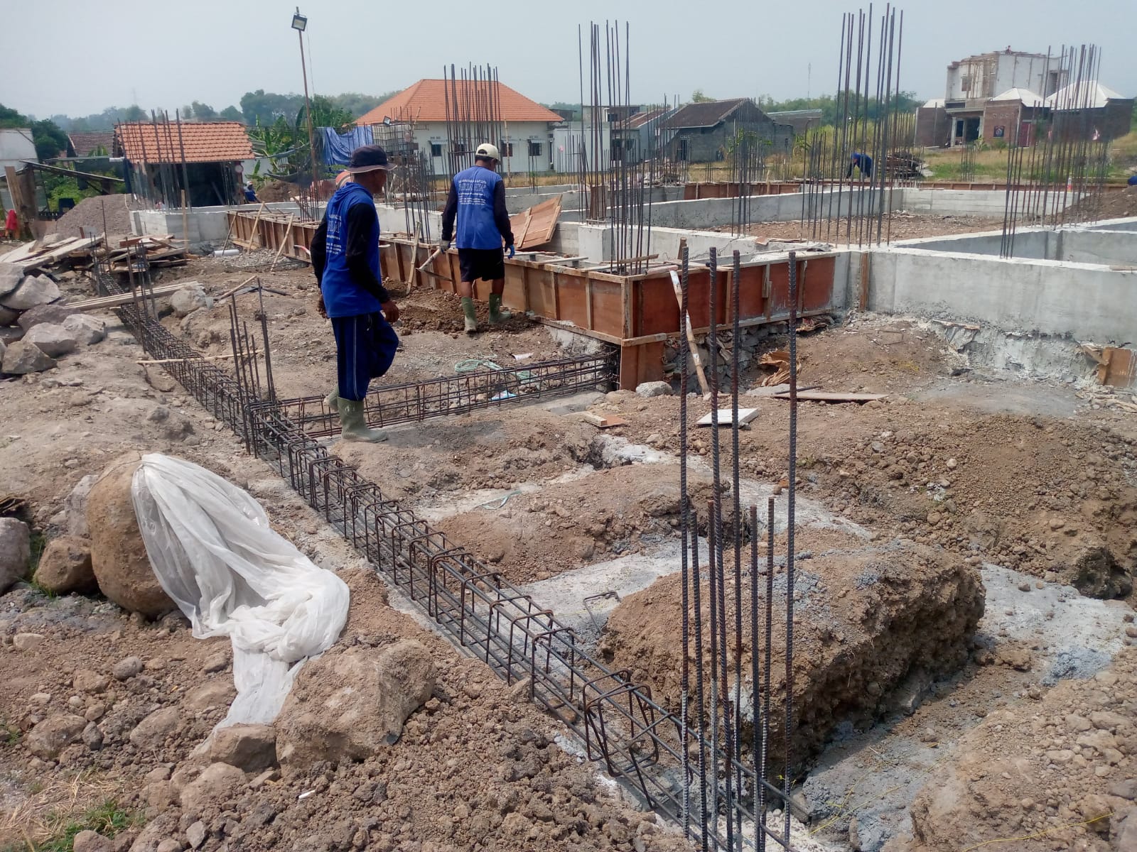 Gotong Royong Warga Kajang 2 Wujudkan Masjid Impian Bertahap