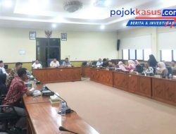 177 Data Bansos Bermasalah, Warga Kalimati Hearing Di Kantor DPRD Sidoarjo